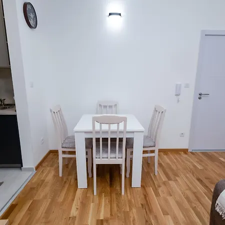 Elegant Escape 波德戈里察